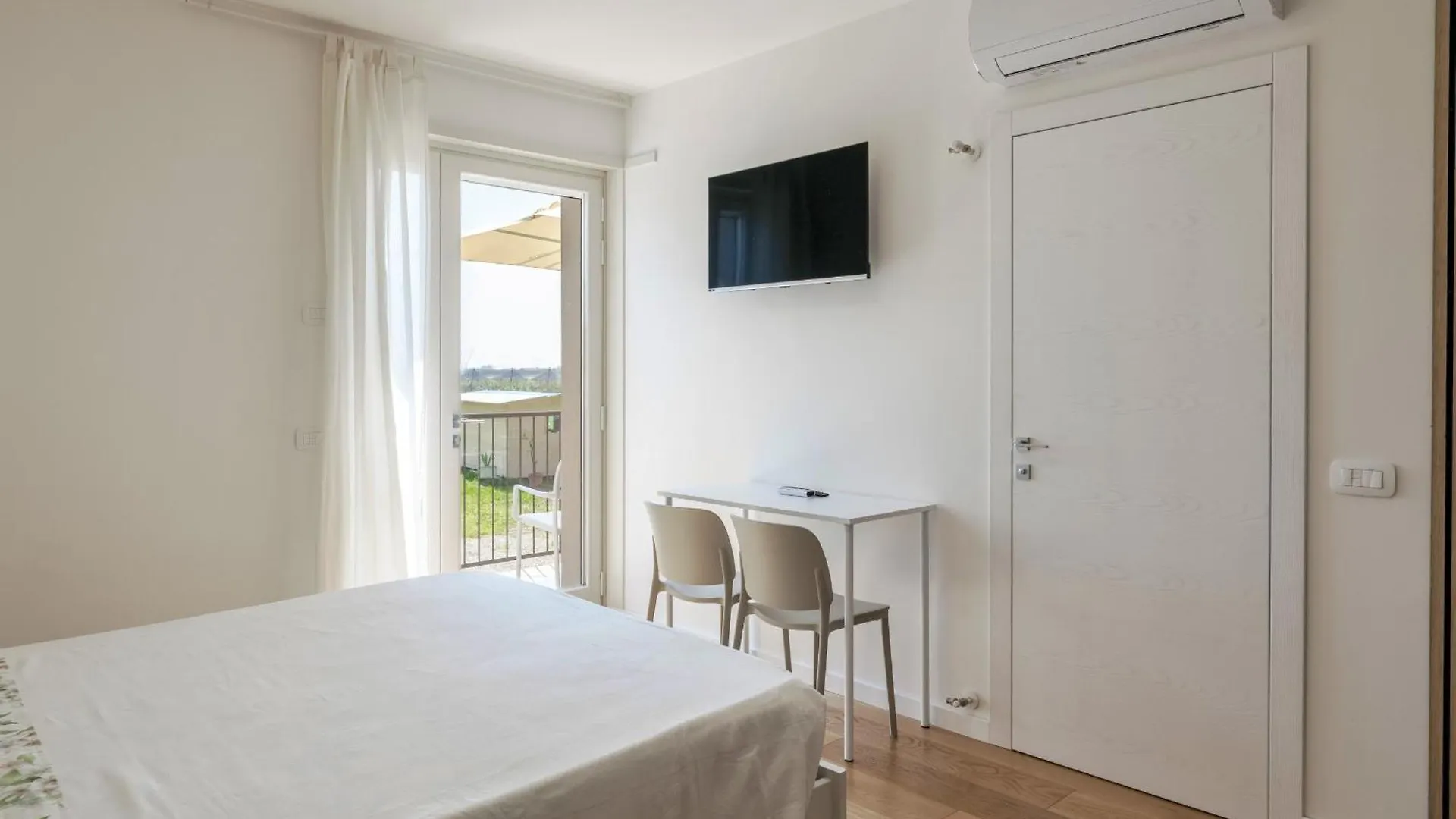 kontakty Lagobaldo Apartments - Regarda Travel