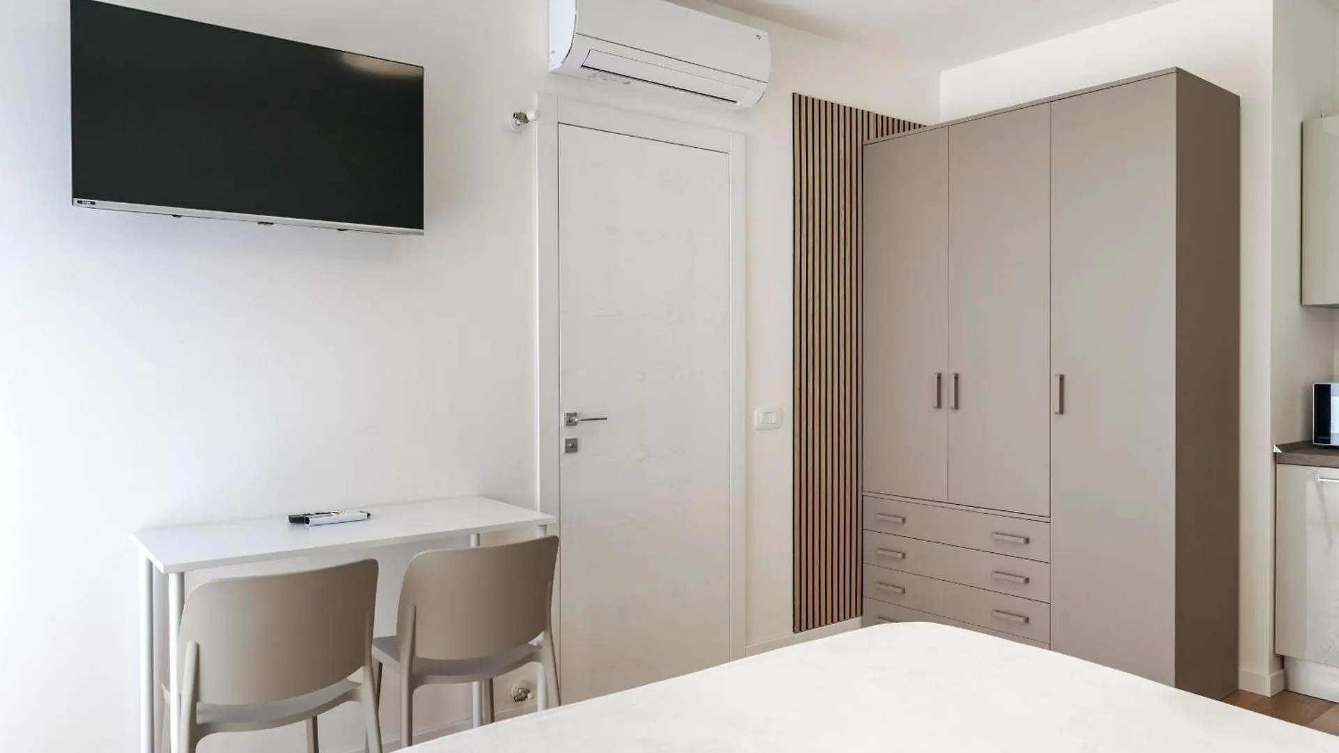 Lagobaldo Apartments - Regarda Travel Colà
